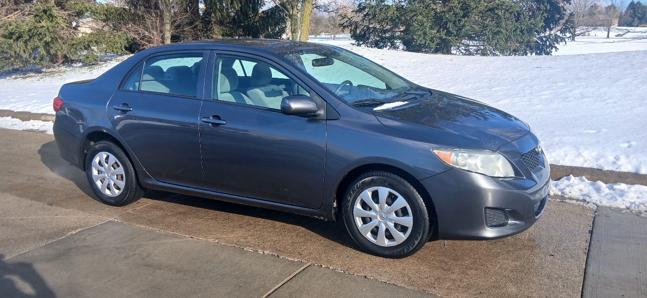 Toyota Corolla 4dr Sdn LE Manual (Natl) 2009