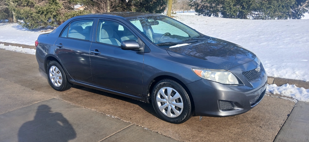 Toyota Corolla 4dr Sdn LE Manual (Natl) 2009