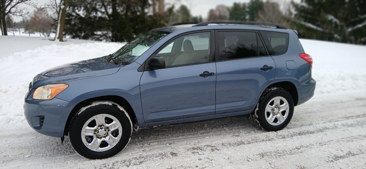 Toyota RAV4 4dr Sport 4-cyl 4WD (Natl) 2010