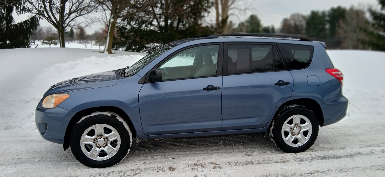 Toyota RAV4 4dr Sport 4-cyl 4WD (Natl) 2010