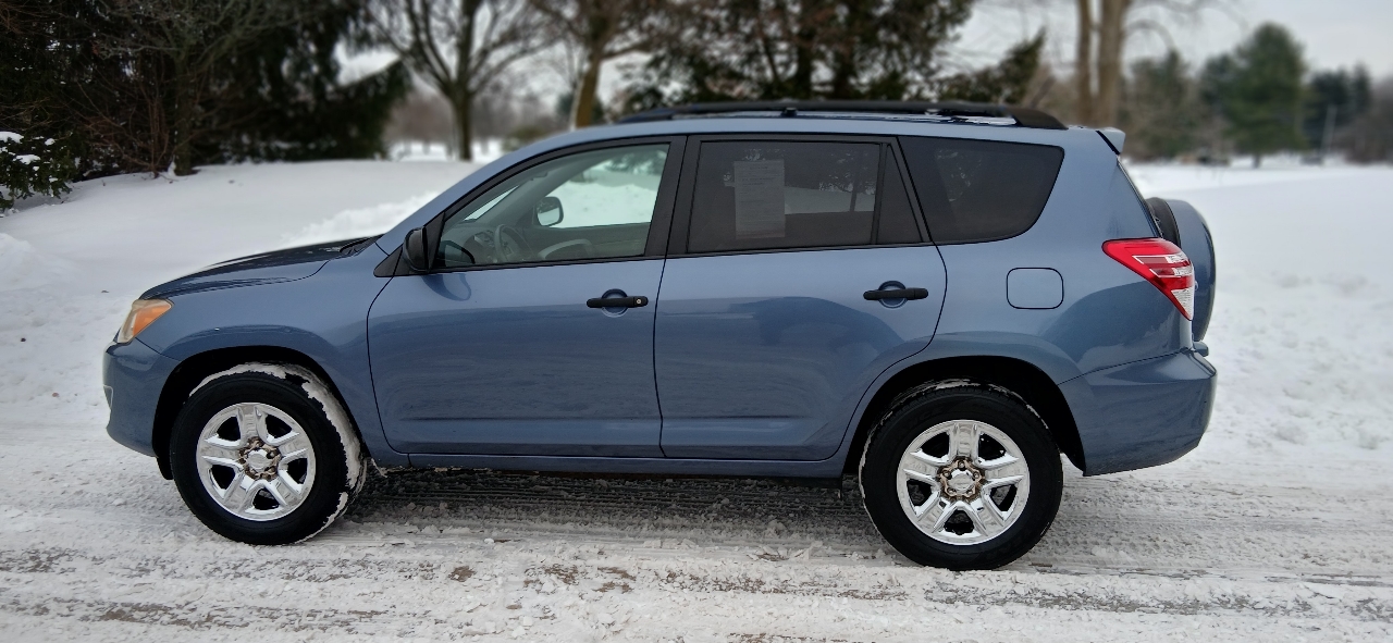 Toyota RAV4 4dr Sport 4-cyl 4WD (Natl) 2010