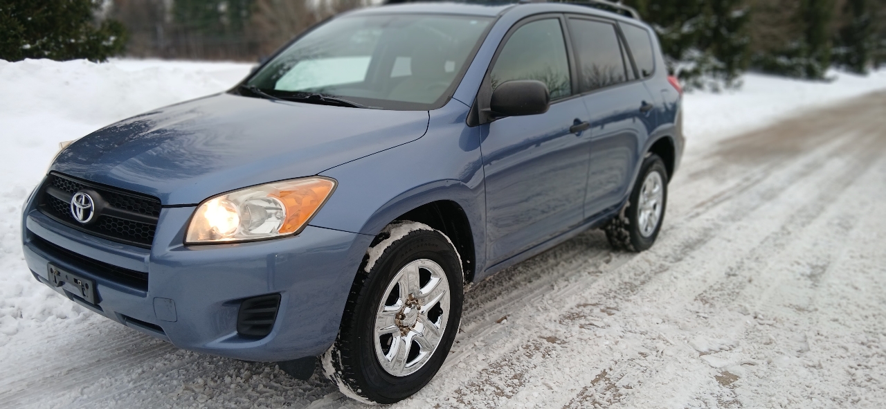 Toyota RAV4 4dr Sport 4-cyl 4WD (Natl) 2010