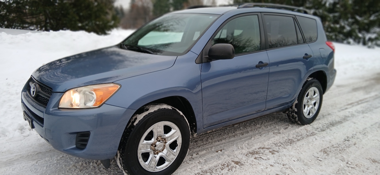 Toyota RAV4 4dr Sport 4-cyl 4WD (Natl) 2010