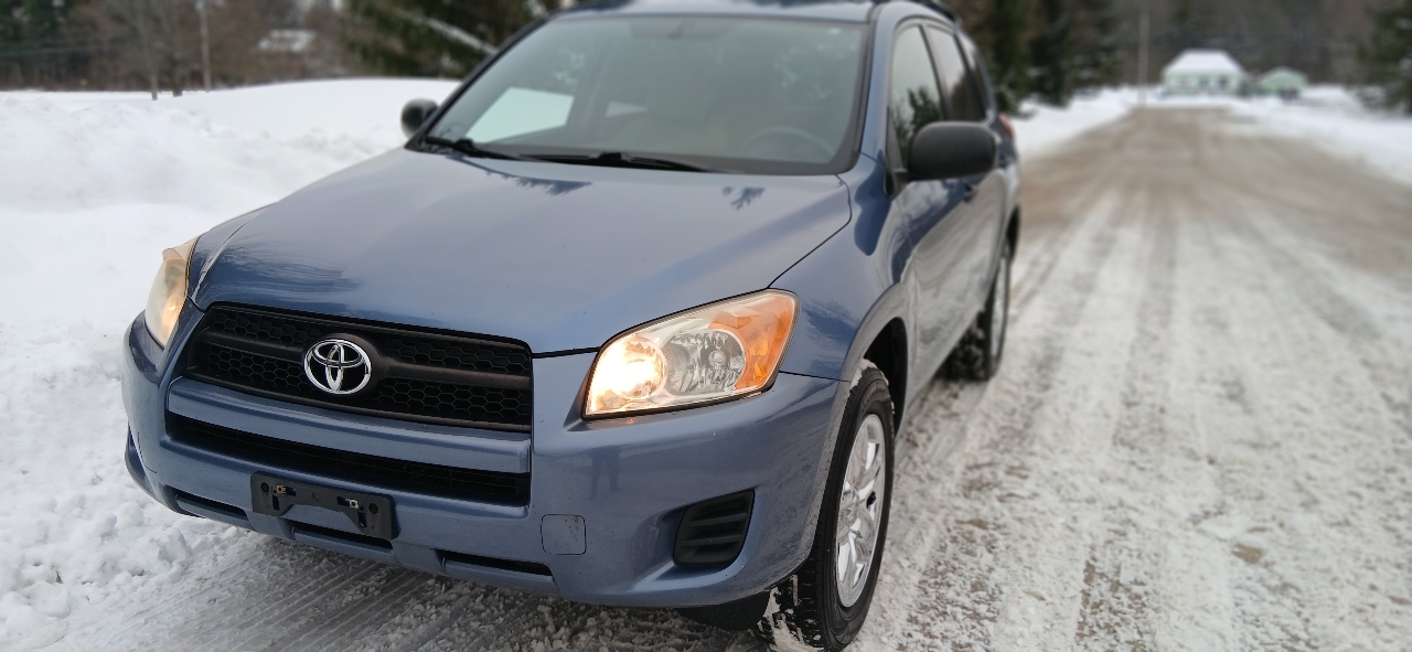 Toyota RAV4 4dr Sport 4-cyl 4WD (Natl) 2010