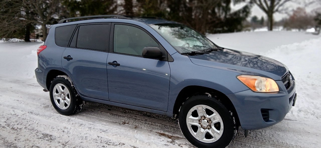 Toyota RAV4 4dr Sport 4-cyl 4WD (Natl) 2010