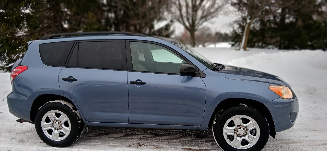 Toyota RAV4 4dr Sport 4-cyl 4WD (Natl) 2010