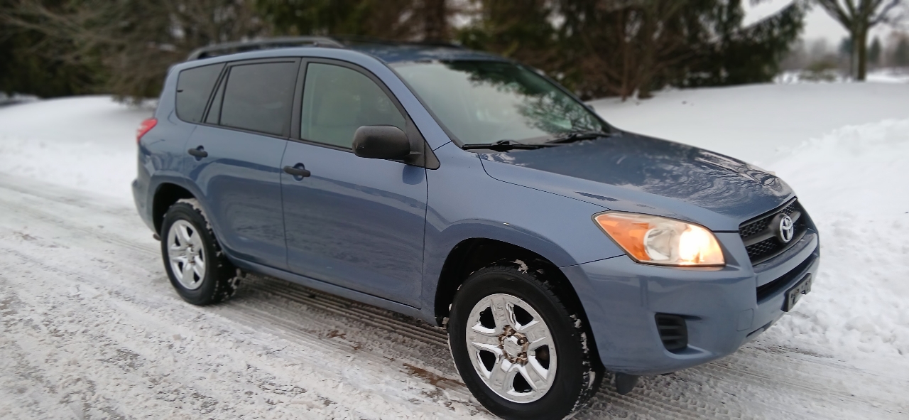 Toyota RAV4 4dr Sport 4-cyl 4WD (Natl) 2010