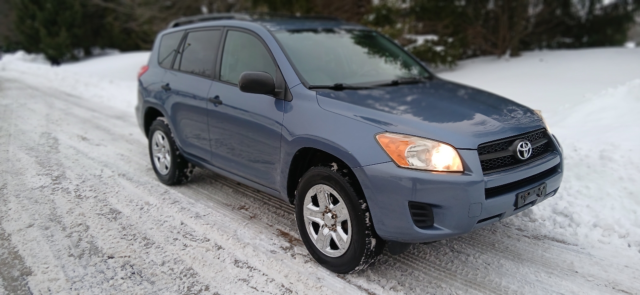 Toyota RAV4 4dr Sport 4-cyl 4WD (Natl) 2010