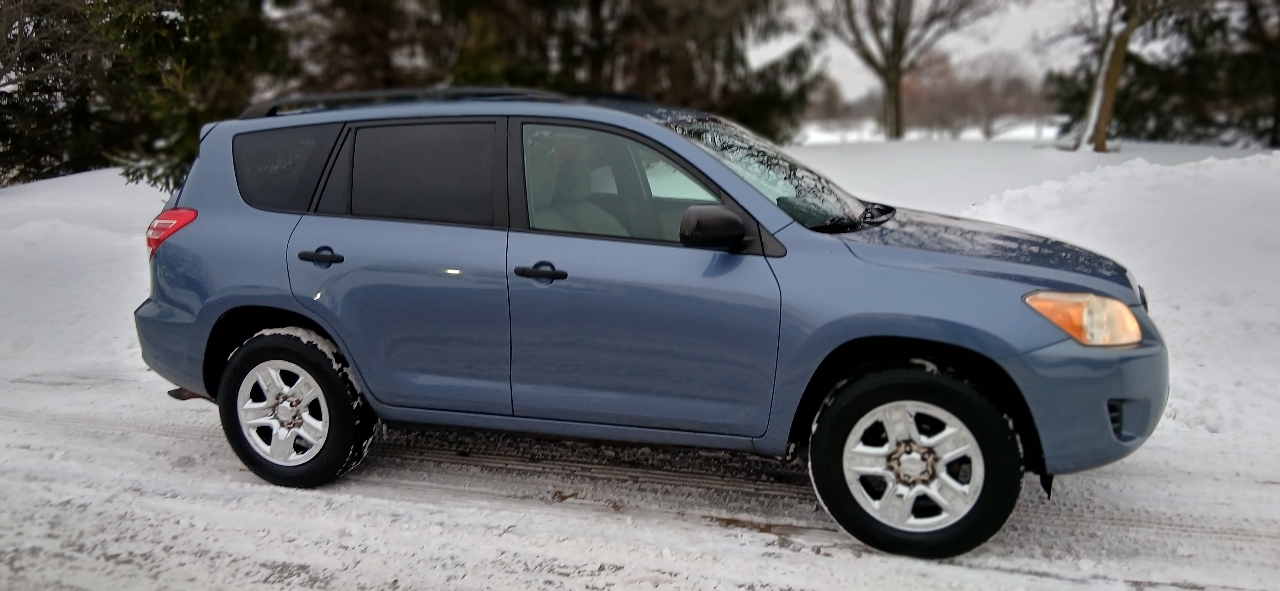 Toyota RAV4 4dr Sport 4-cyl 4WD (Natl) 2010
