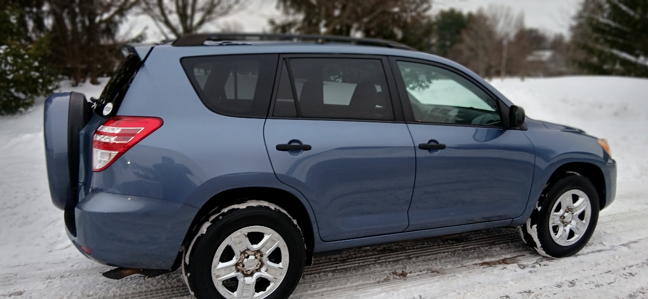 Toyota RAV4 4dr Sport 4-cyl 4WD (Natl) 2010