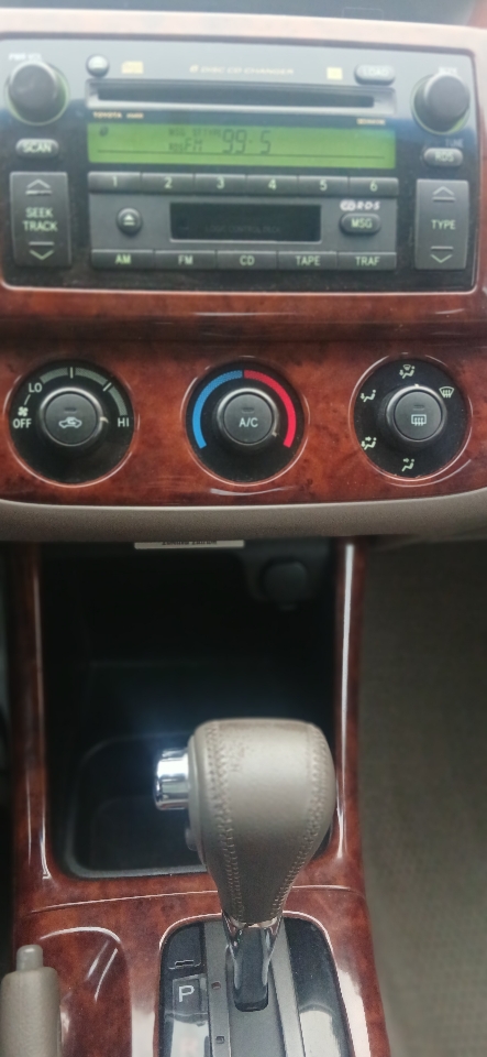 Toyota Camry LE Auto (Natl) 2004