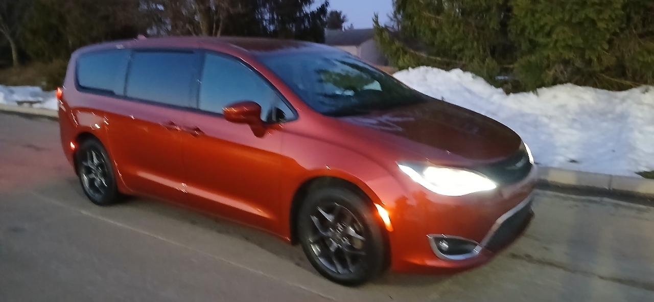 Chrysler Pacifica Touring Plus 2018