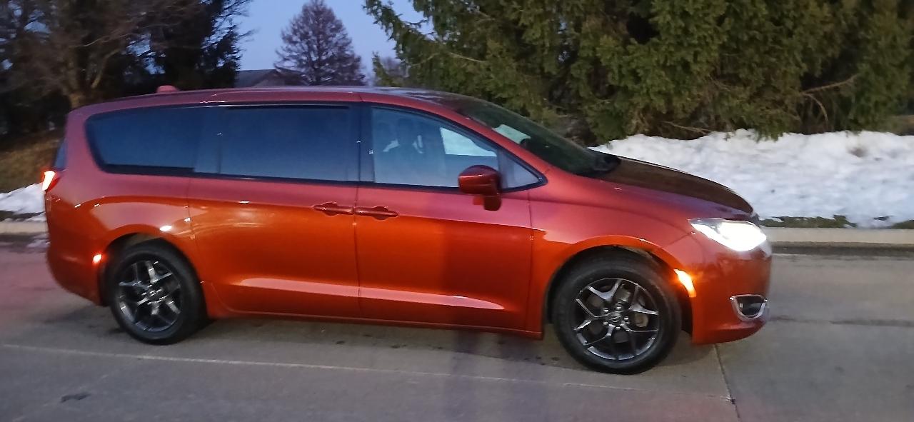 Chrysler Pacifica Touring Plus 2018