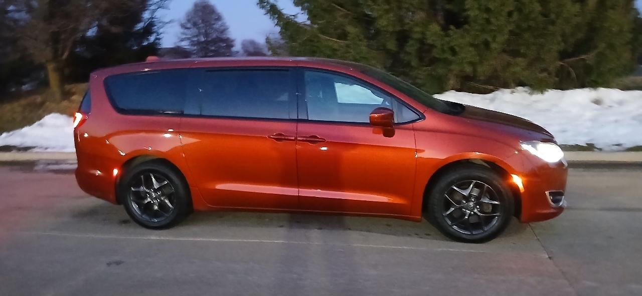 Chrysler Pacifica Touring Plus 2018