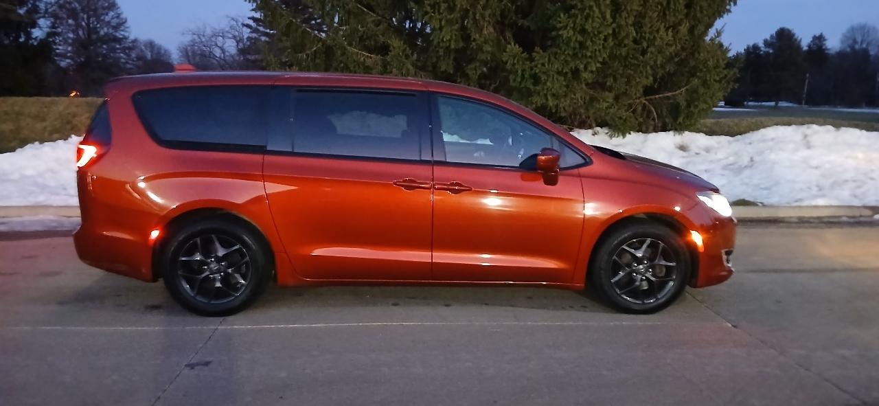 Chrysler Pacifica Touring Plus 2018