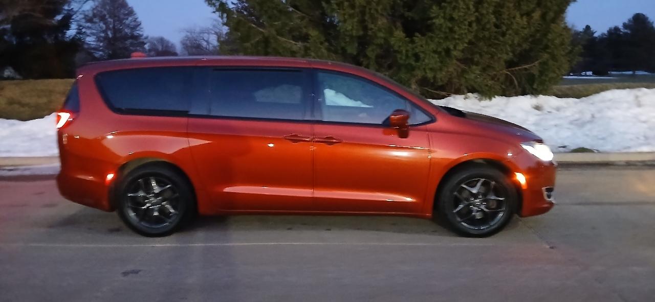 Chrysler Pacifica Touring Plus 2018