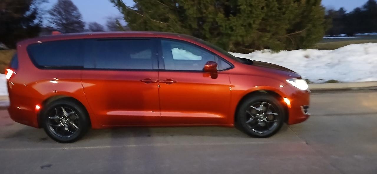 Chrysler Pacifica Touring Plus 2018