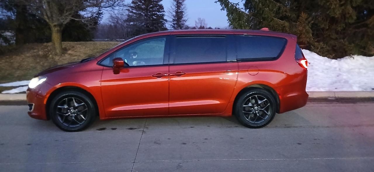 Chrysler Pacifica Touring Plus 2018