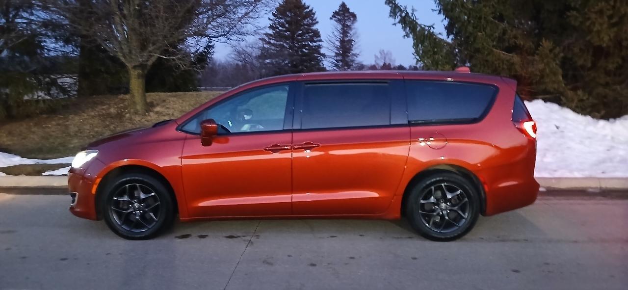 Chrysler Pacifica Touring Plus 2018