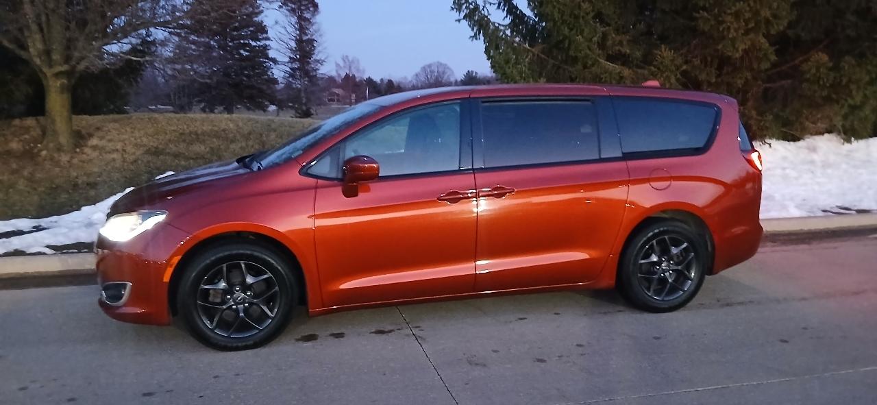 Chrysler Pacifica Touring Plus 2018