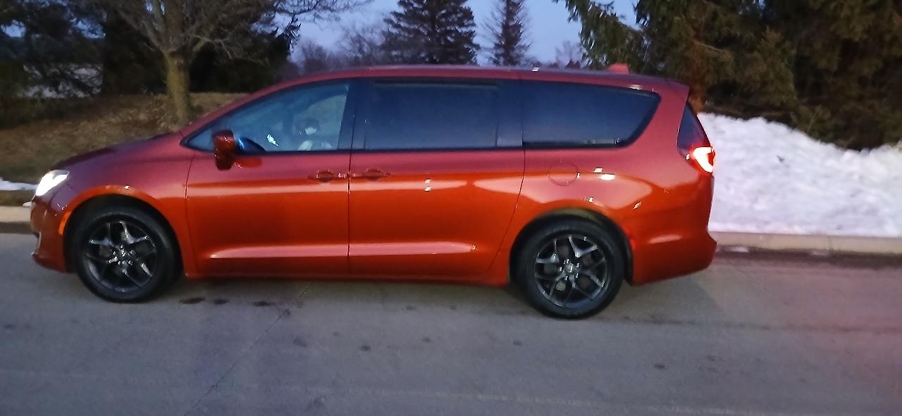 Chrysler Pacifica Touring Plus 2018