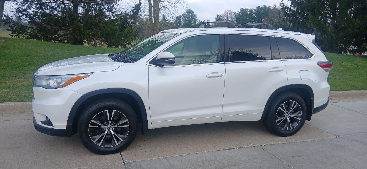 Toyota Highlander XLE AWD V6 2016