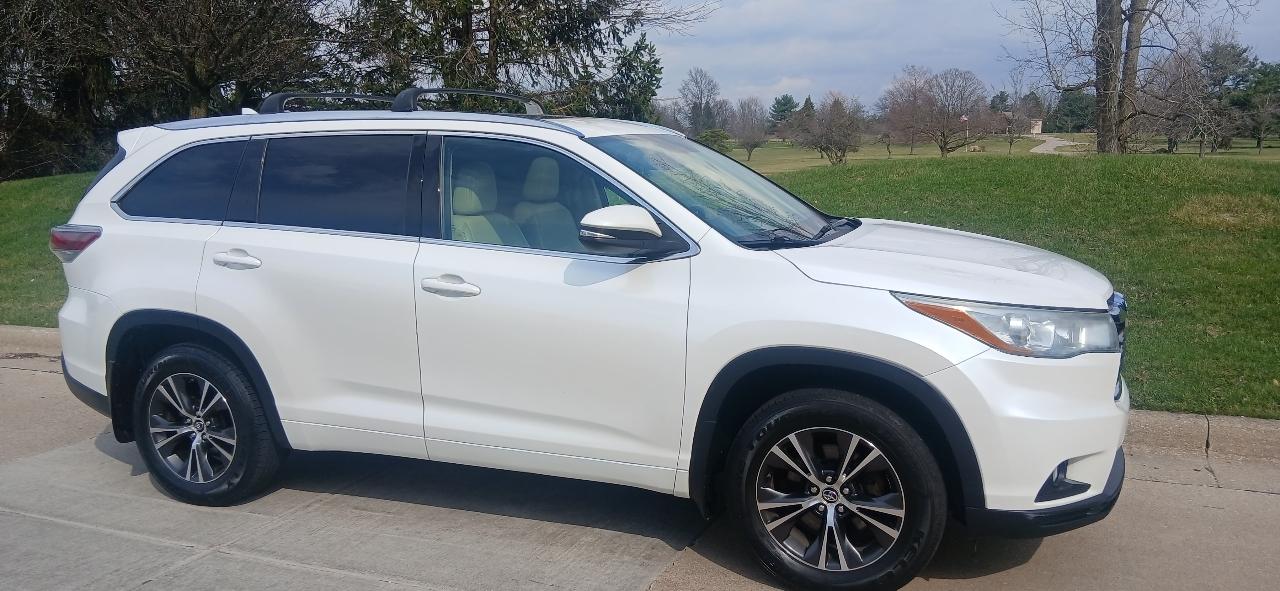 Toyota Highlander XLE AWD V6 2016