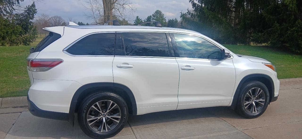 Toyota Highlander XLE AWD V6 2016