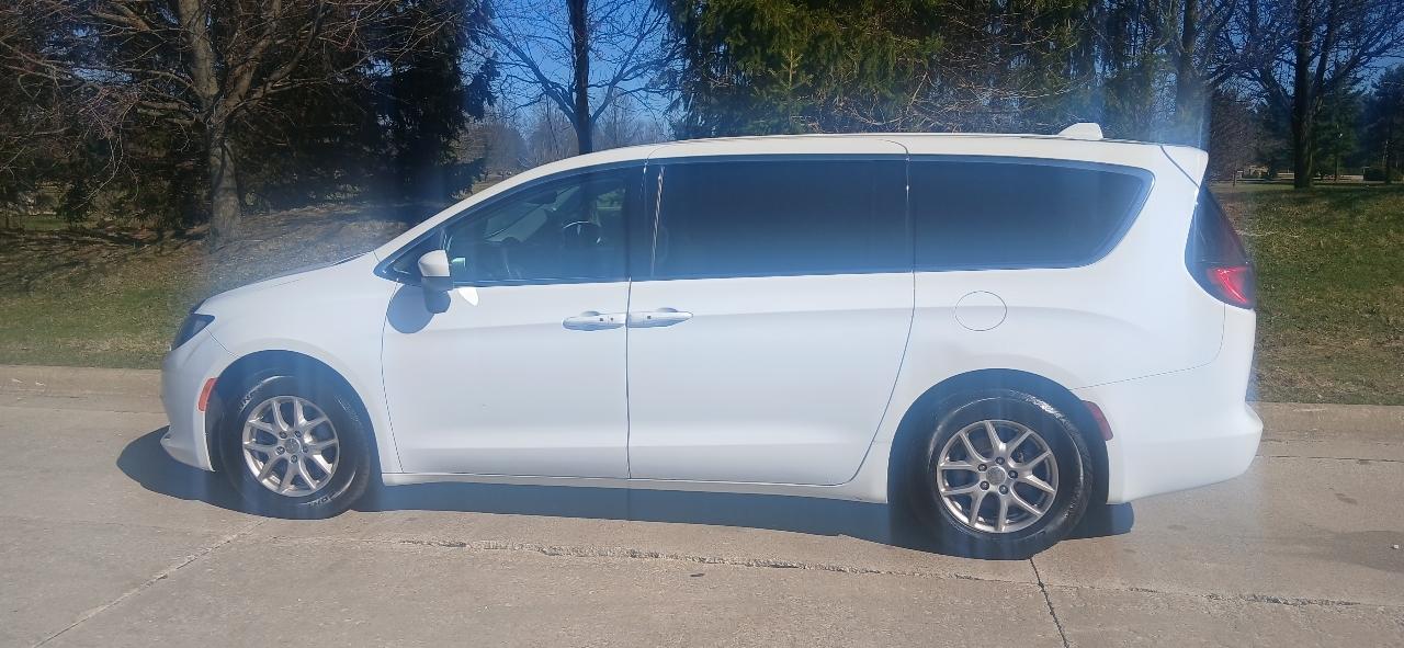 Chrysler Pacifica 4dr Wgn Limited FWD 2017