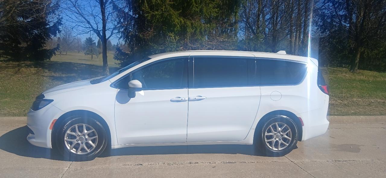 Chrysler Pacifica 4dr Wgn Limited FWD 2017