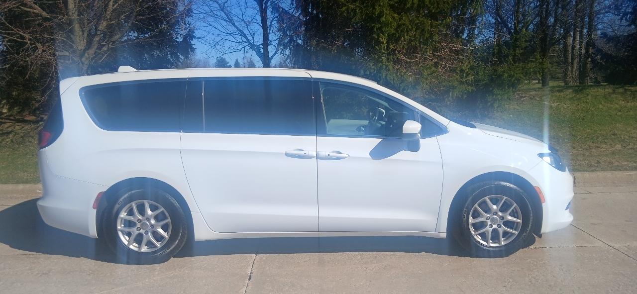 Chrysler Pacifica 4dr Wgn Limited FWD 2017