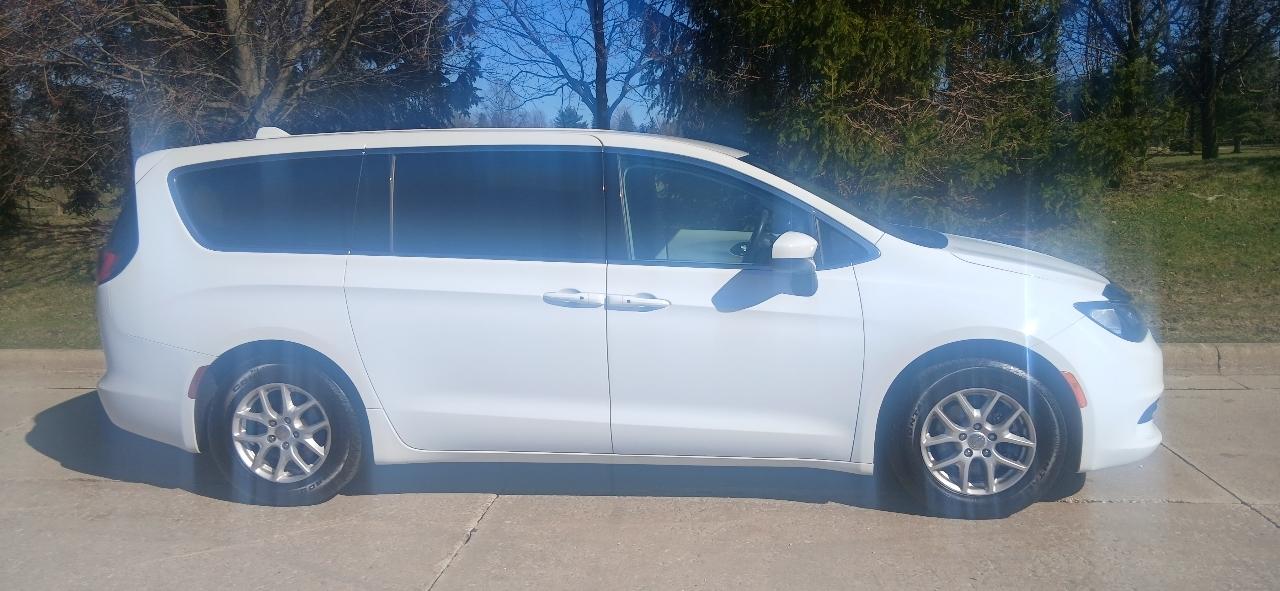 Chrysler Pacifica 4dr Wgn Limited FWD 2017