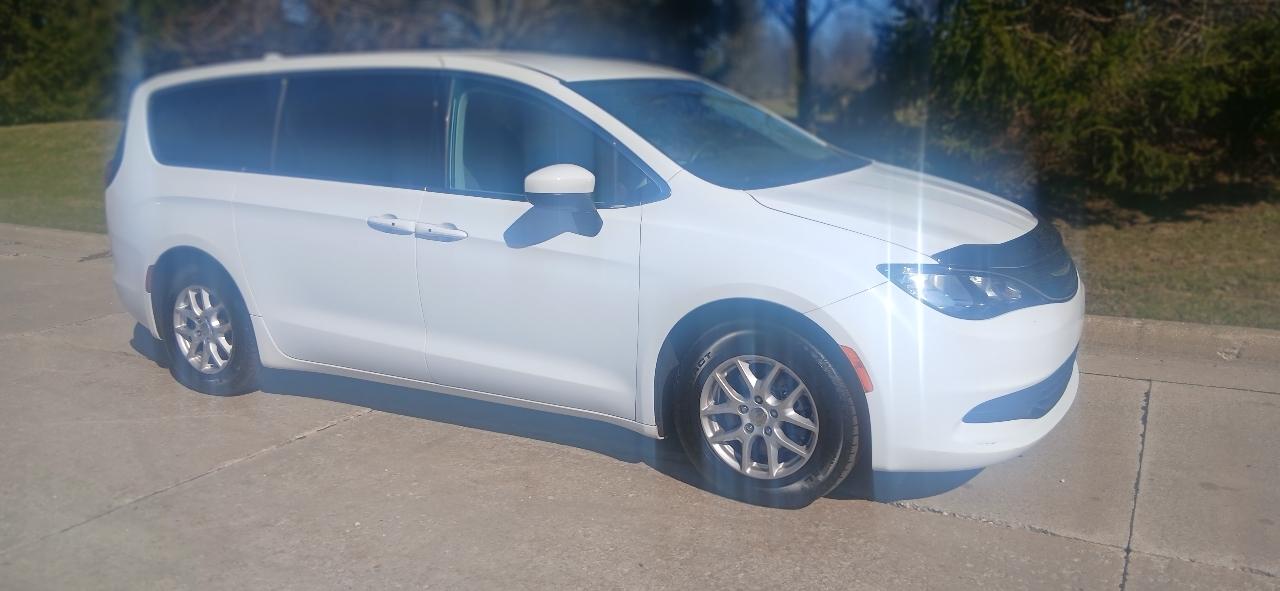 Chrysler Pacifica 4dr Wgn Limited FWD 2017