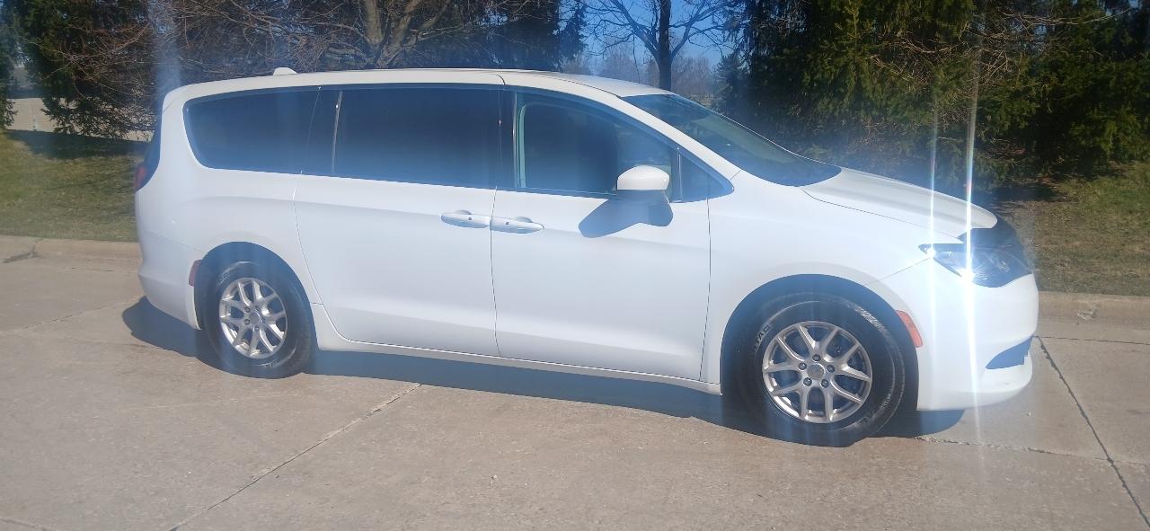 Chrysler Pacifica 4dr Wgn Limited FWD 2017