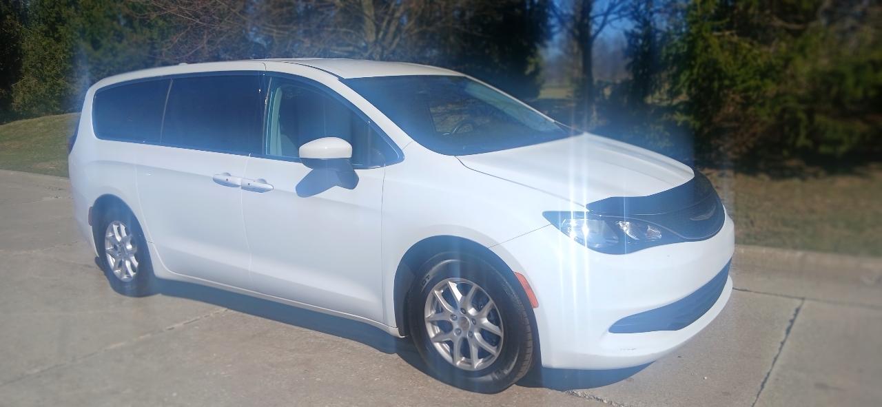 Chrysler Pacifica 4dr Wgn Limited FWD 2017