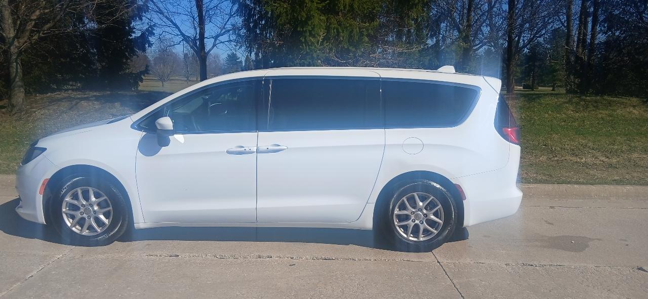 Chrysler Pacifica 4dr Wgn Limited FWD 2017