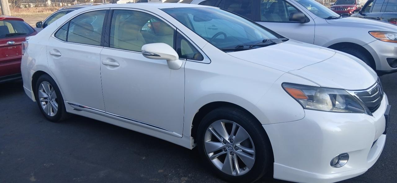 Lexus HS 250h Sedan 2010
