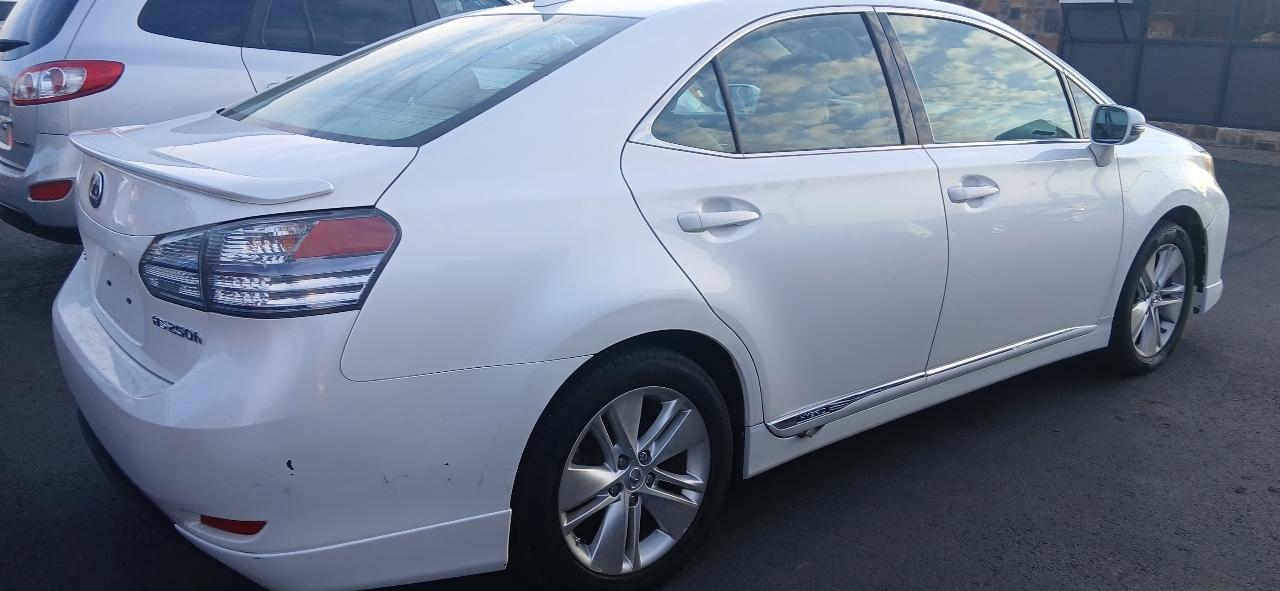 Lexus HS 250h Sedan 2010
