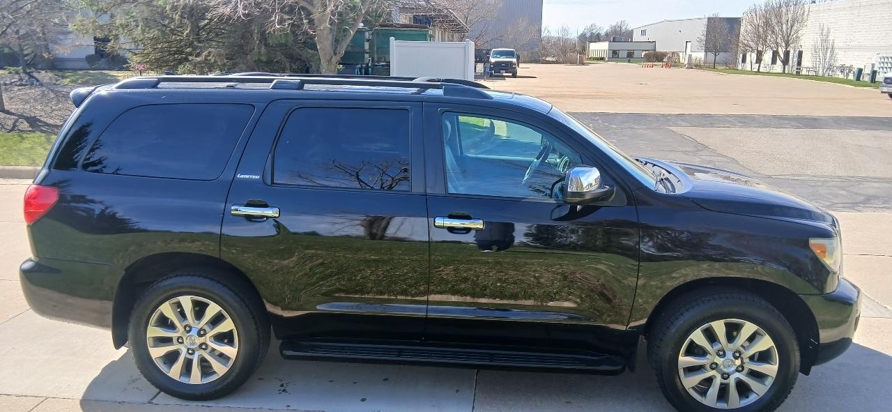 Toyota Sequoia Limited 4WD FFV 2011