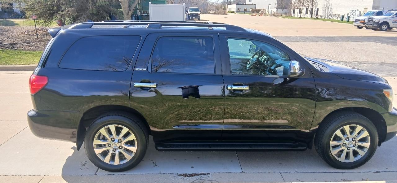 Toyota Sequoia Limited 4WD FFV 2011