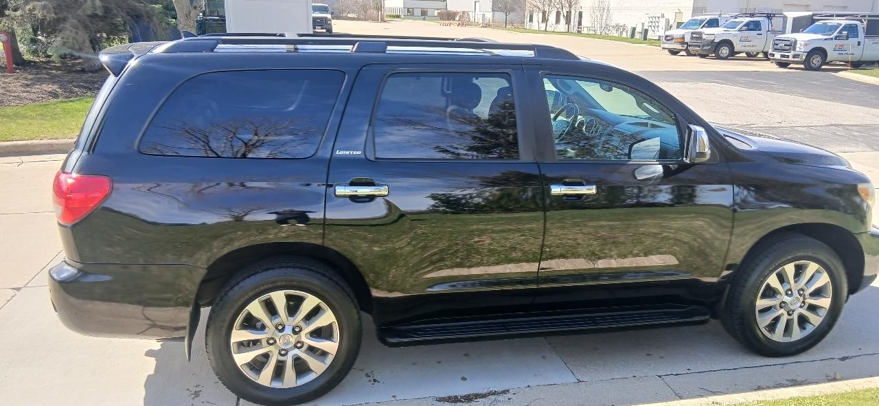 Toyota Sequoia Limited 4WD FFV 2011