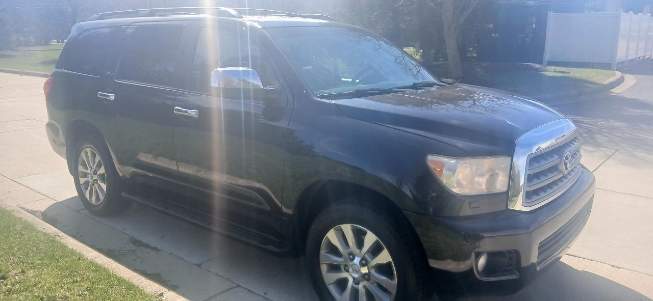 Toyota Sequoia Limited 4WD FFV 2011