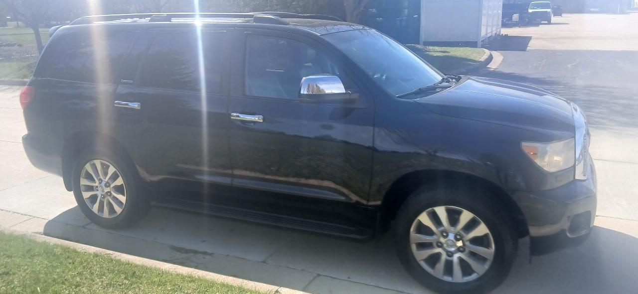 Toyota Sequoia Limited 4WD FFV 2011