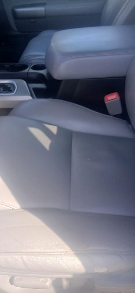 Toyota Sequoia Limited 4WD FFV 2011