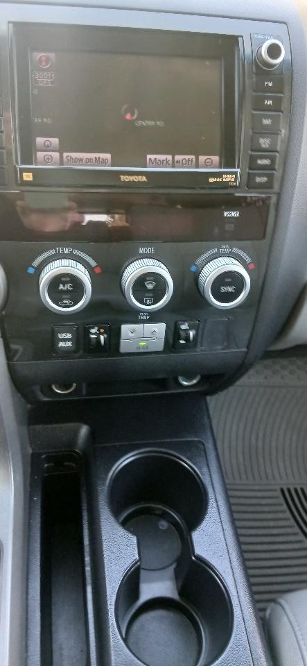 Toyota Sequoia Limited 4WD FFV 2011