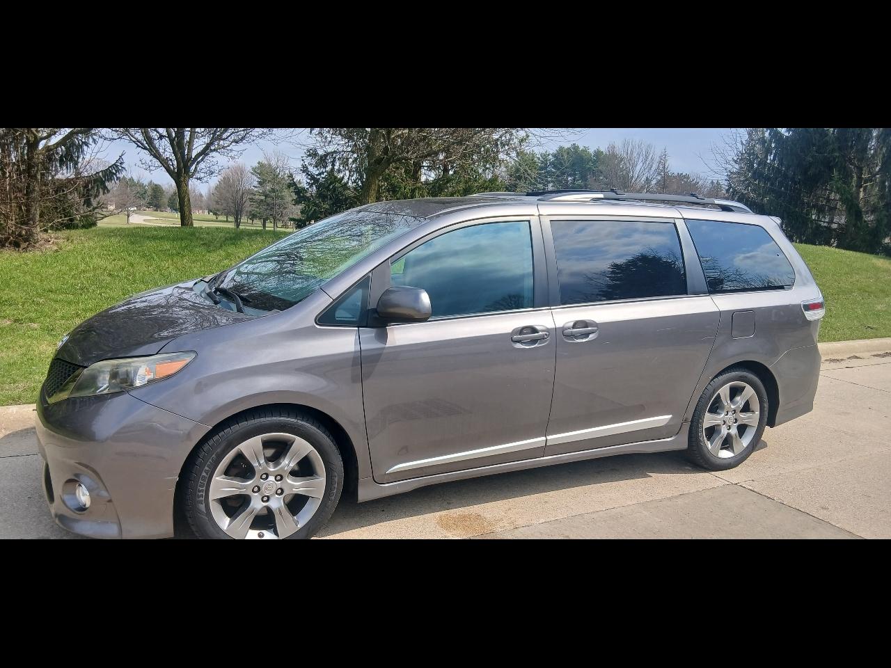 2012 Toyota Sienna SE FWD 8-Passenger FWD V6