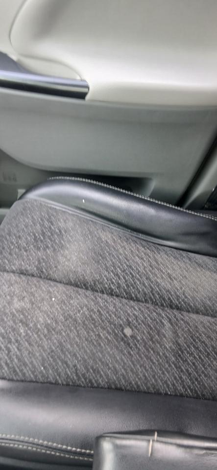 Toyota Sienna SE FWD 8-Passenger FWD V6 2012