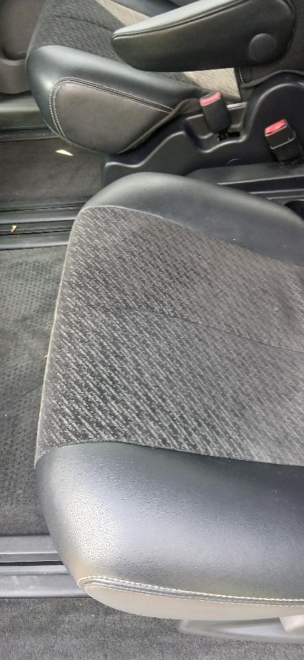 Toyota Sienna SE FWD 8-Passenger FWD V6 2012