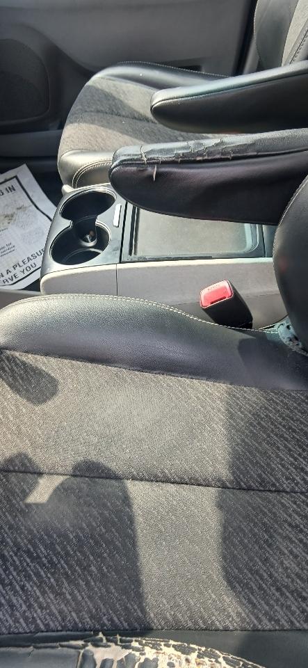 Toyota Sienna SE FWD 8-Passenger FWD V6 2012