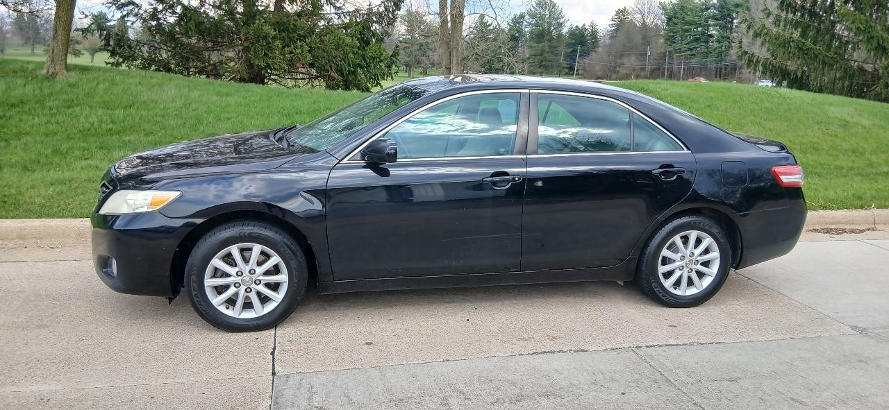 Toyota Camry XLE 4D Sedan 2011